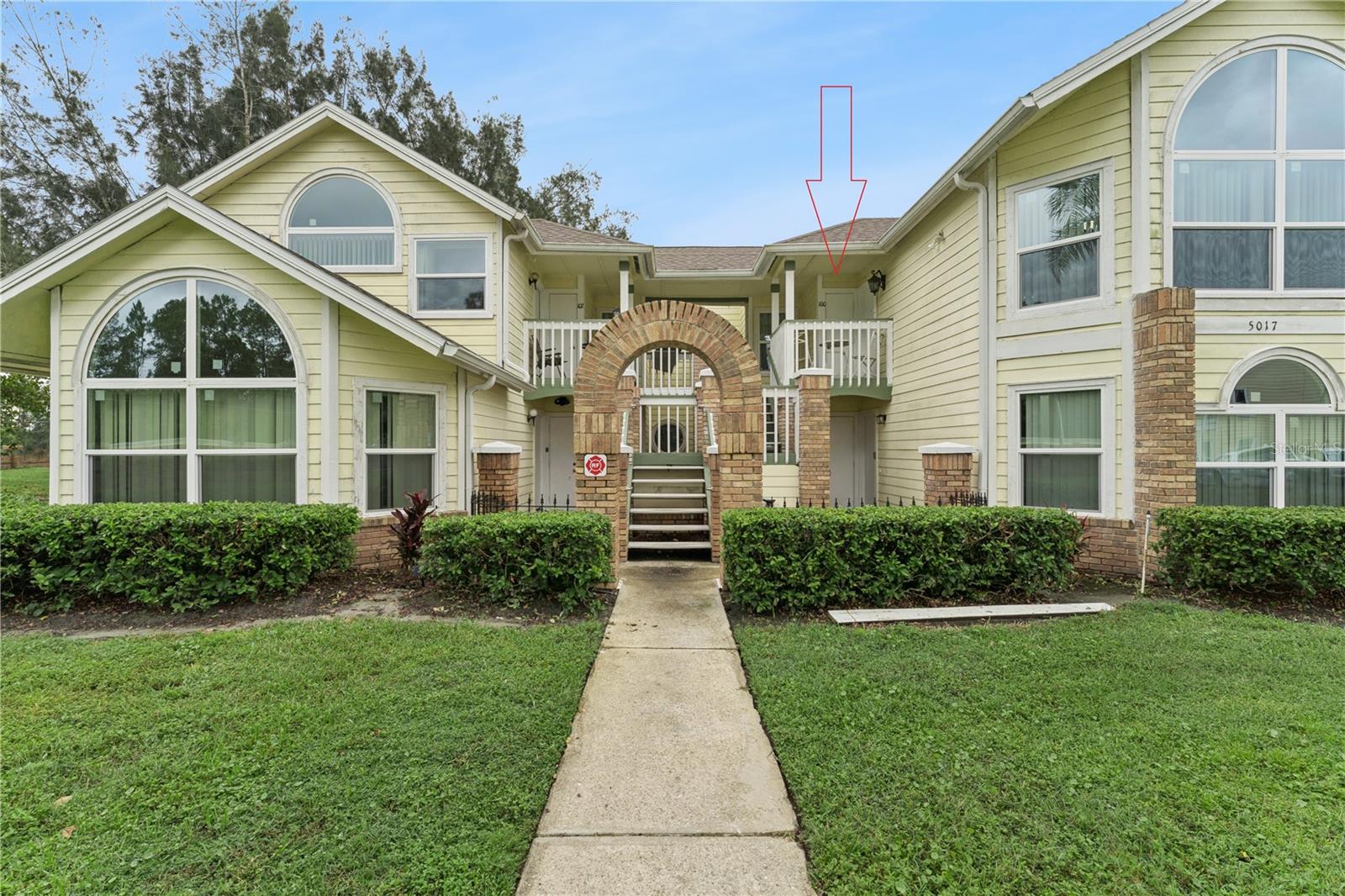 Listing photo 1 for 5017 Laguna Bay Cir #100