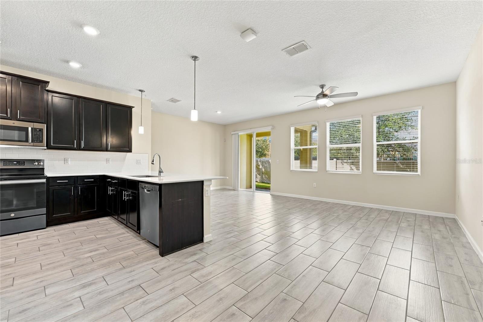 Listing photo 3 for 302 Muscogee Ln