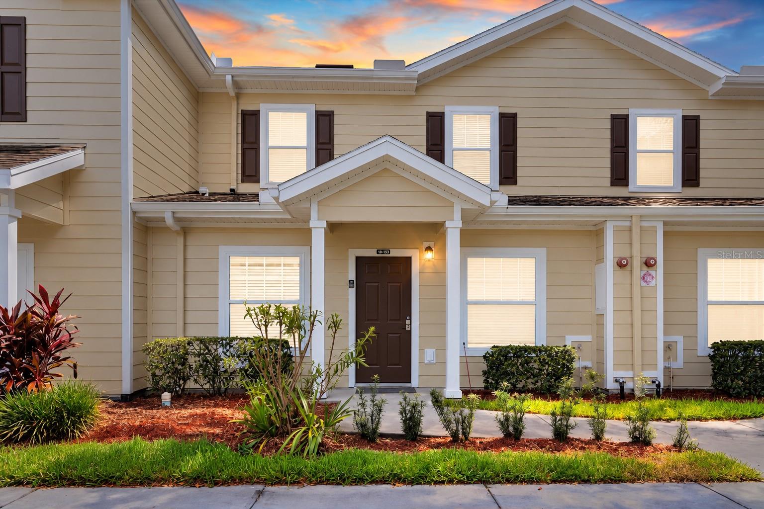 Listing photo 1 for 5356 Diplomat Ct #102