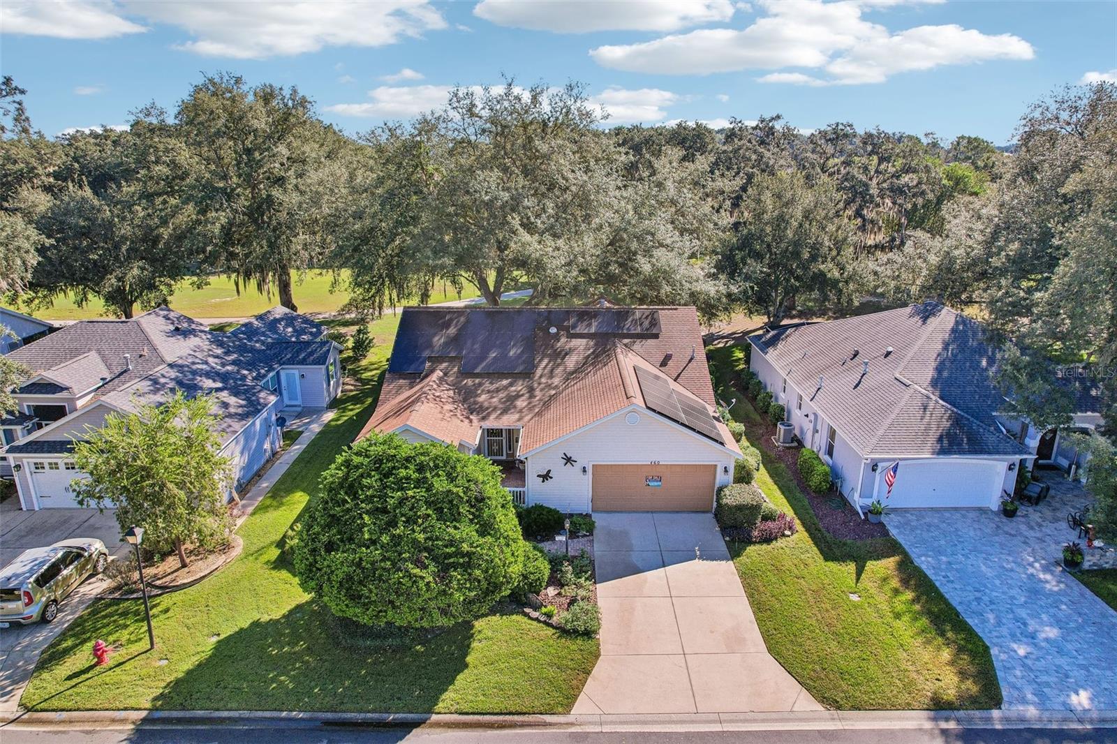 Listing photo 1 for 460 Loma Paseo Dr