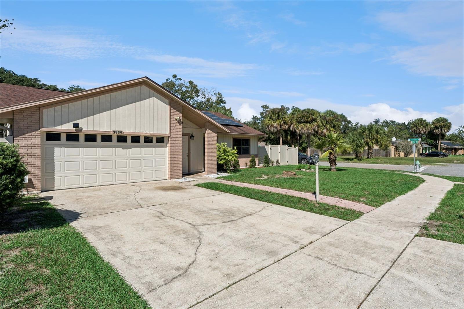 Listing photo 2 for 3856 Shady Grove Cir