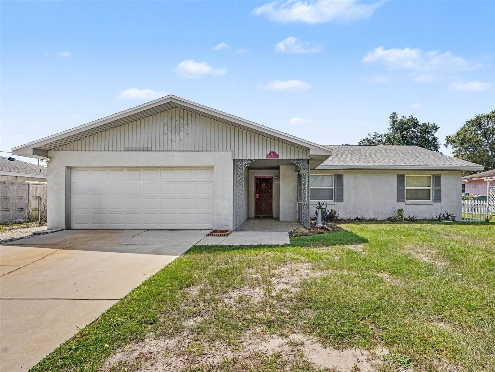 Listing photo 1 for 720 Lake Ned Rd