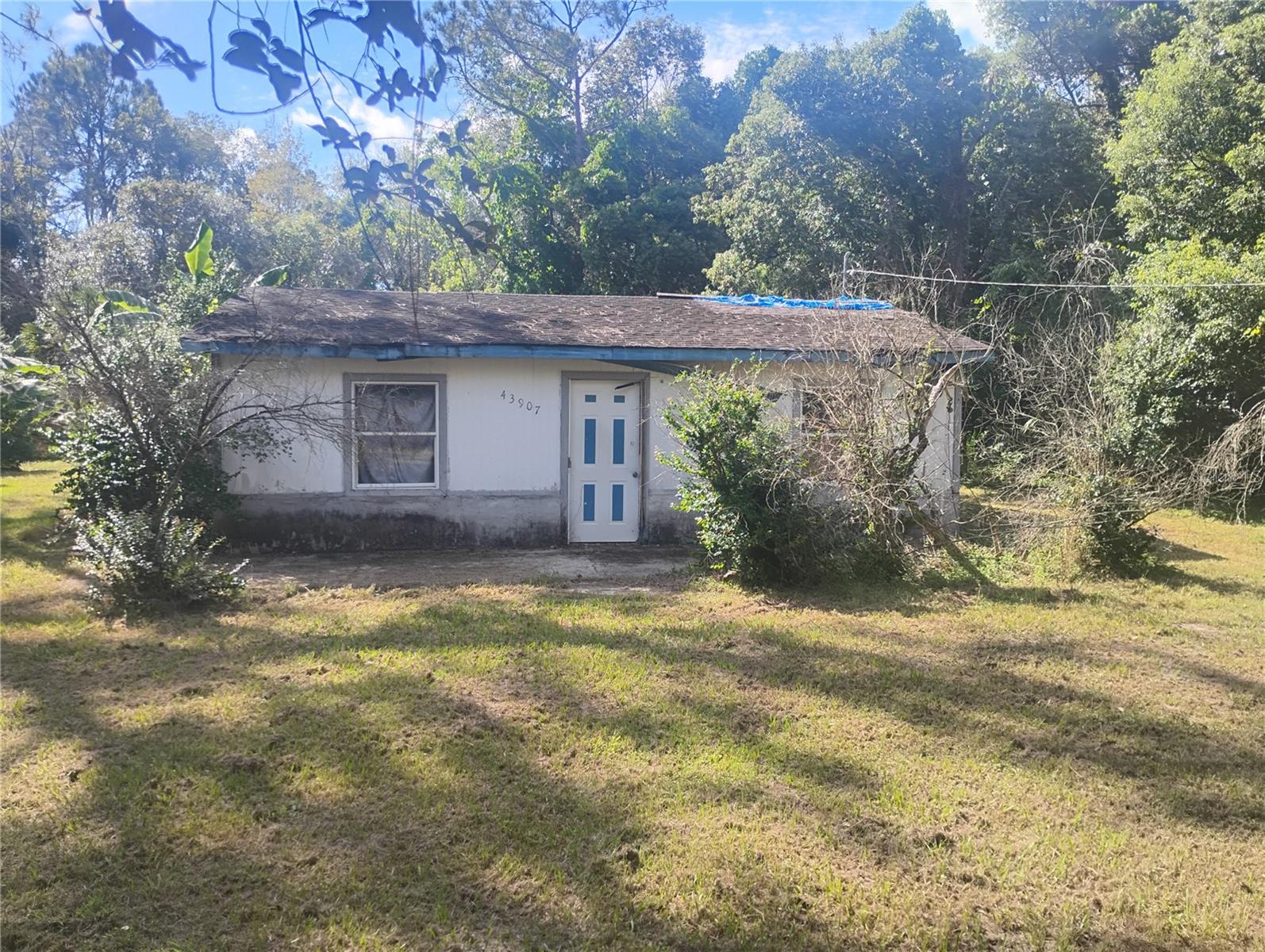 Listing photo 2 for 43907 Marie Ave