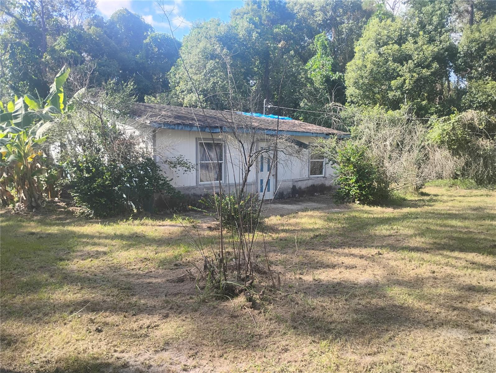 Listing photo 1 for 43907 Marie Ave