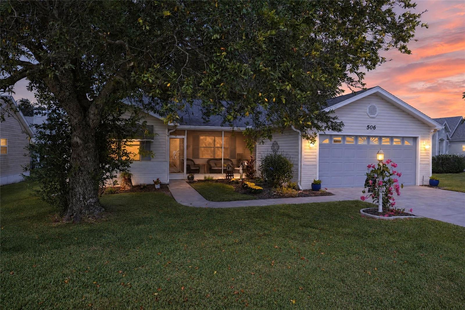 Listing photo 1 for 506 Alcazar Ct