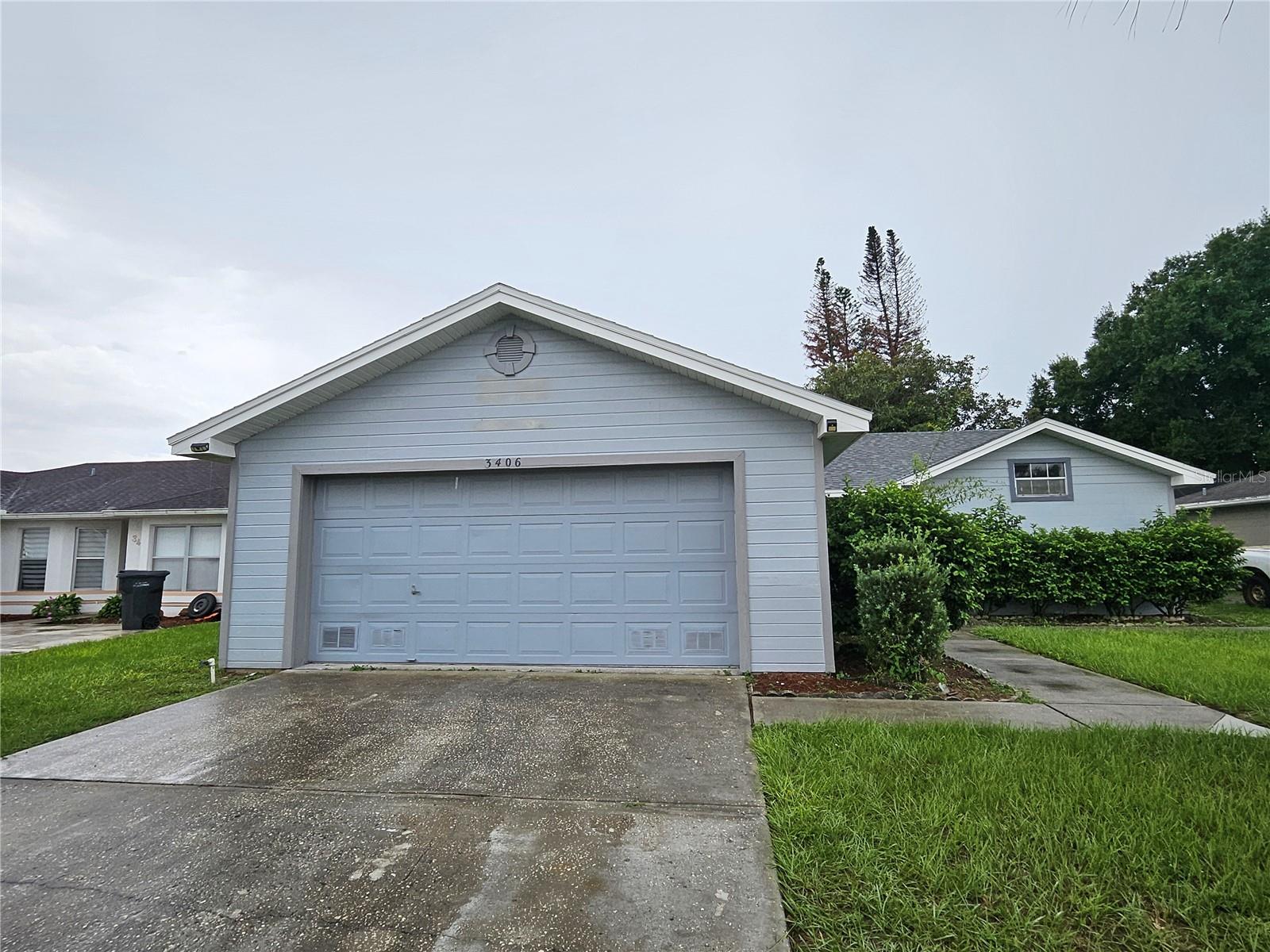 Listing photo 2 for 3406 Fox Ridge St