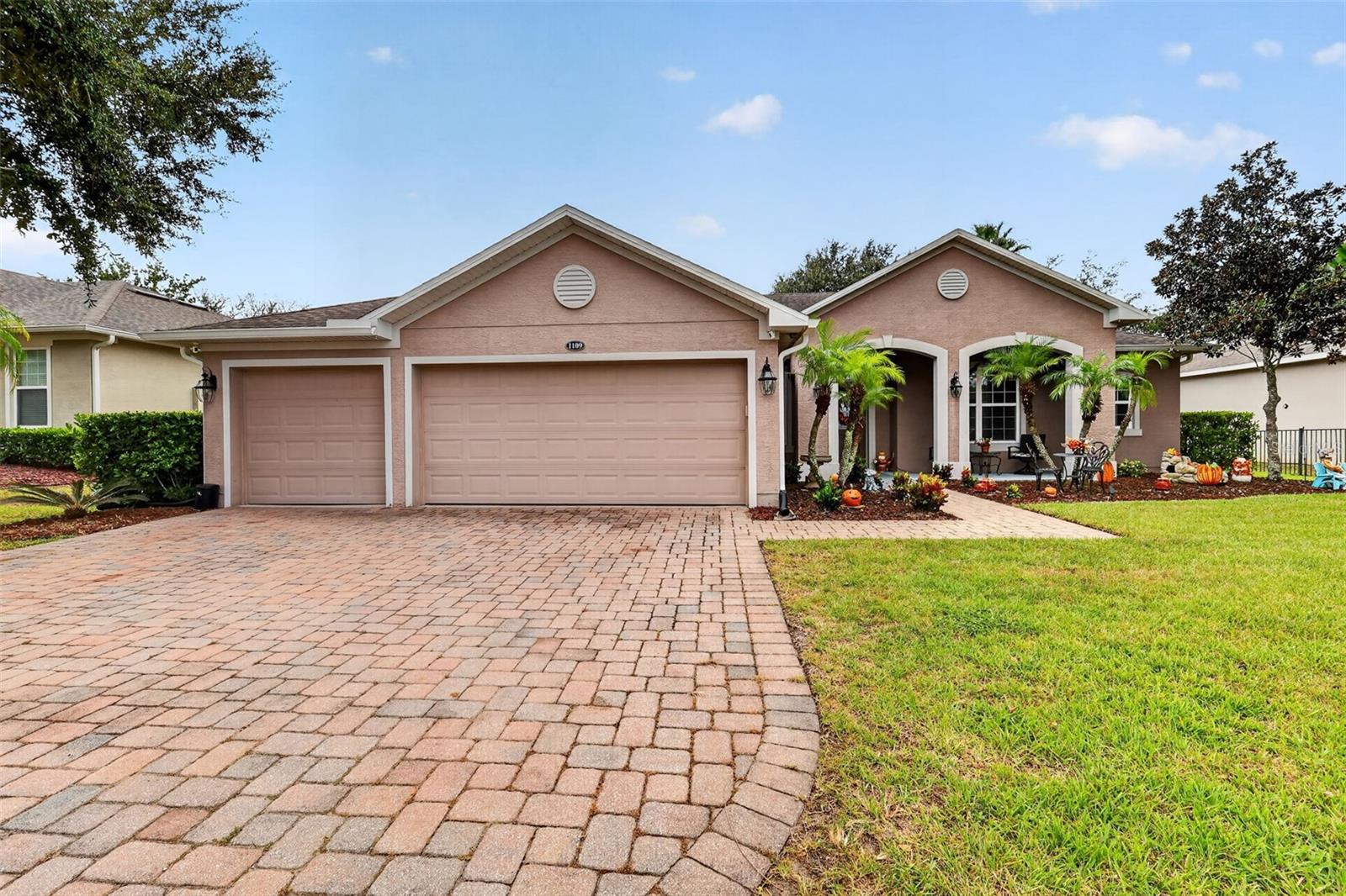 Listing photo 2 for 1109 Harmony Ln