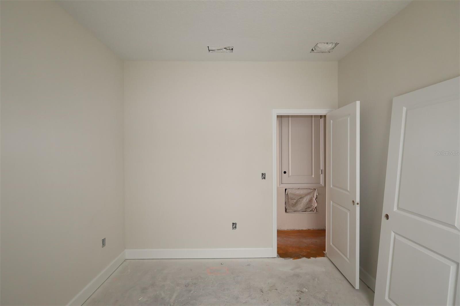 Listing photo 2 for 2772 Sweetgrass Ln