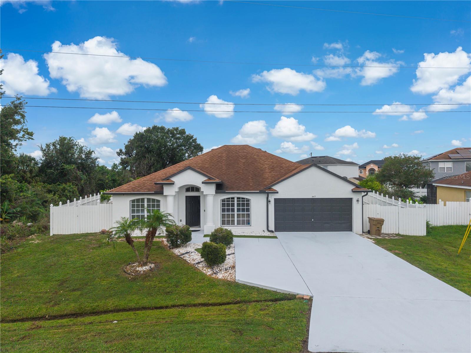 Listing photo 3 for 449 Bridgewater Ct