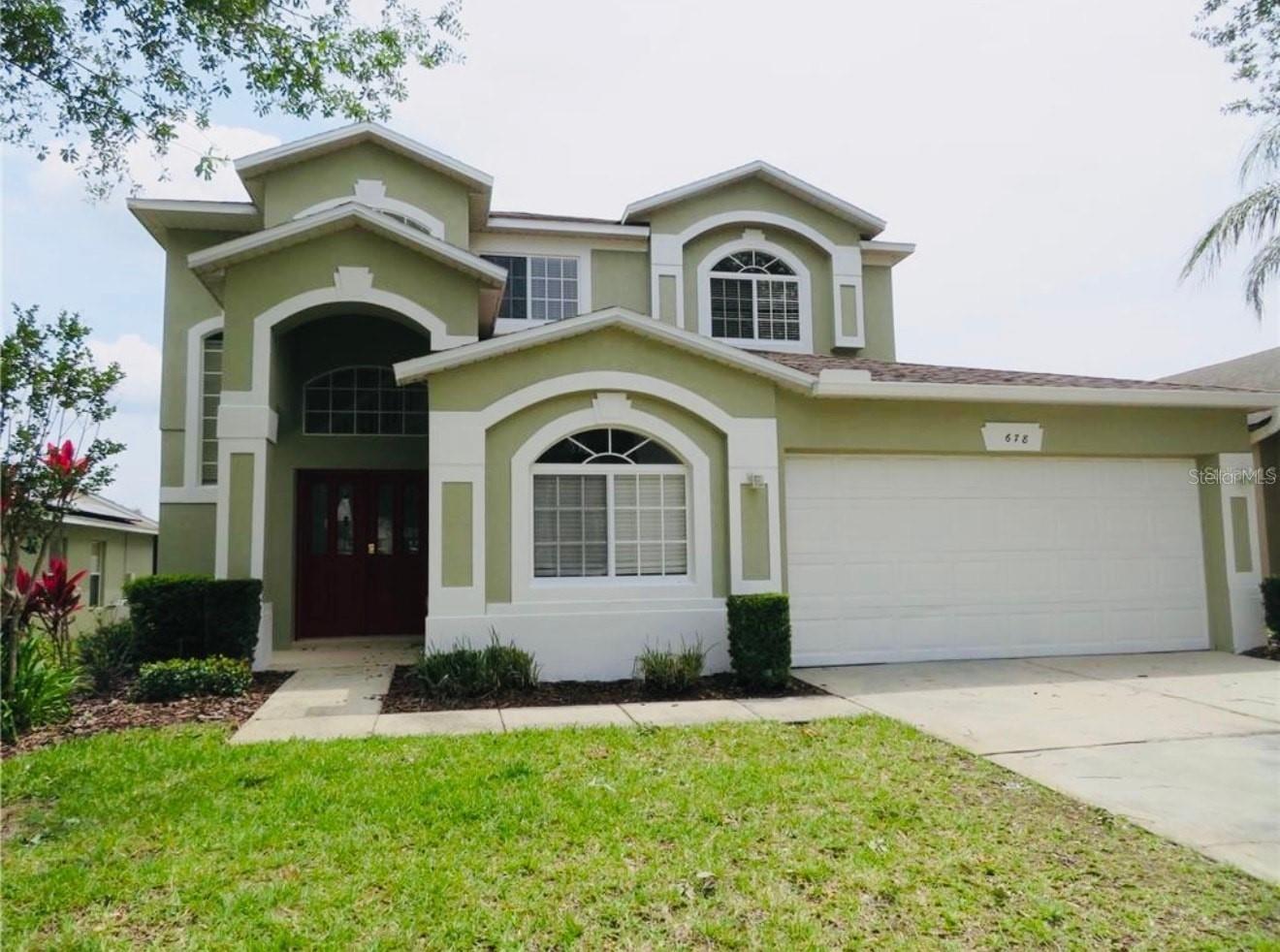 Listing photo 1 for 678 Henley Cir