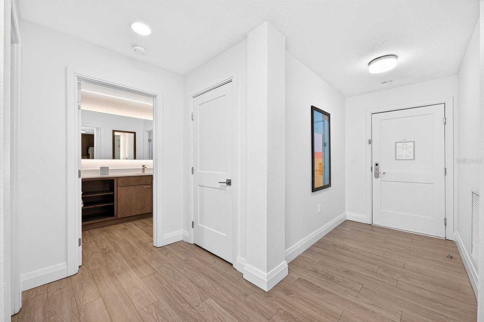Listing photo 3 for 14501 Grove Resort Ave #3636
