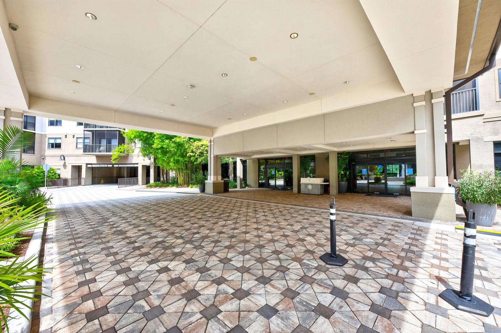 Listing photo 2 for 14501 Grove Resort Ave #3636