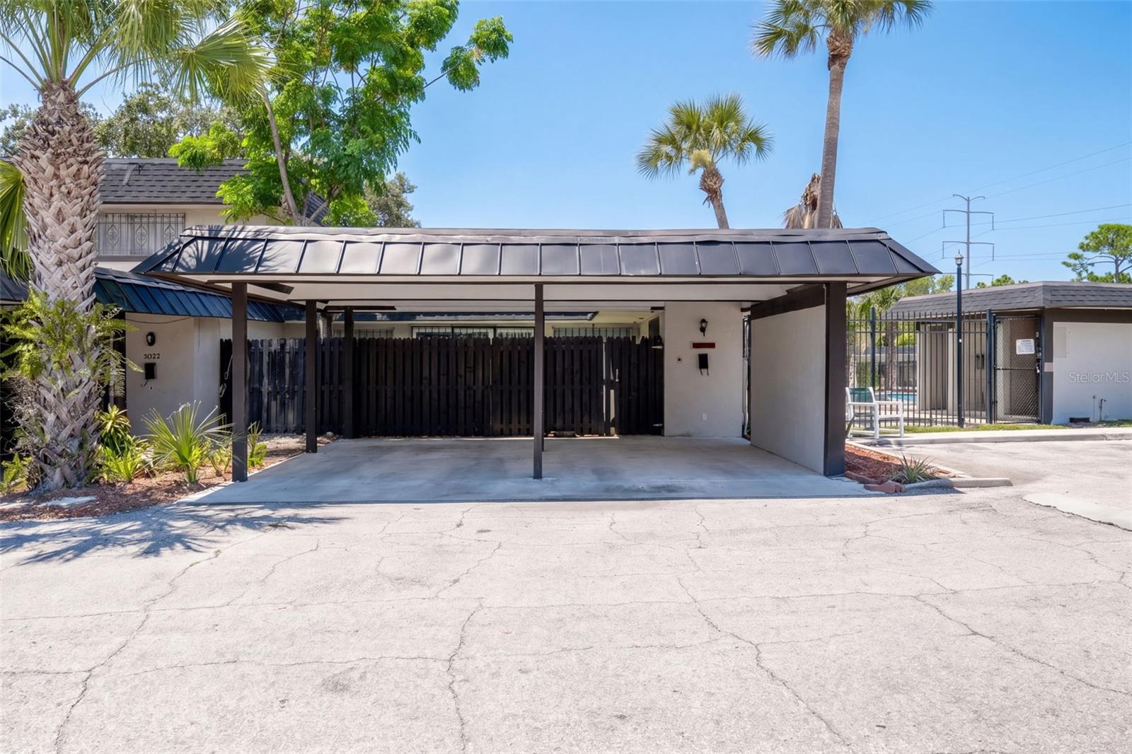 Listing photo 3 for 5423 Brookswood Way #801