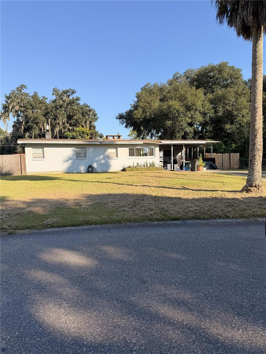 Listing photo 1 for 3005 S Park Ave