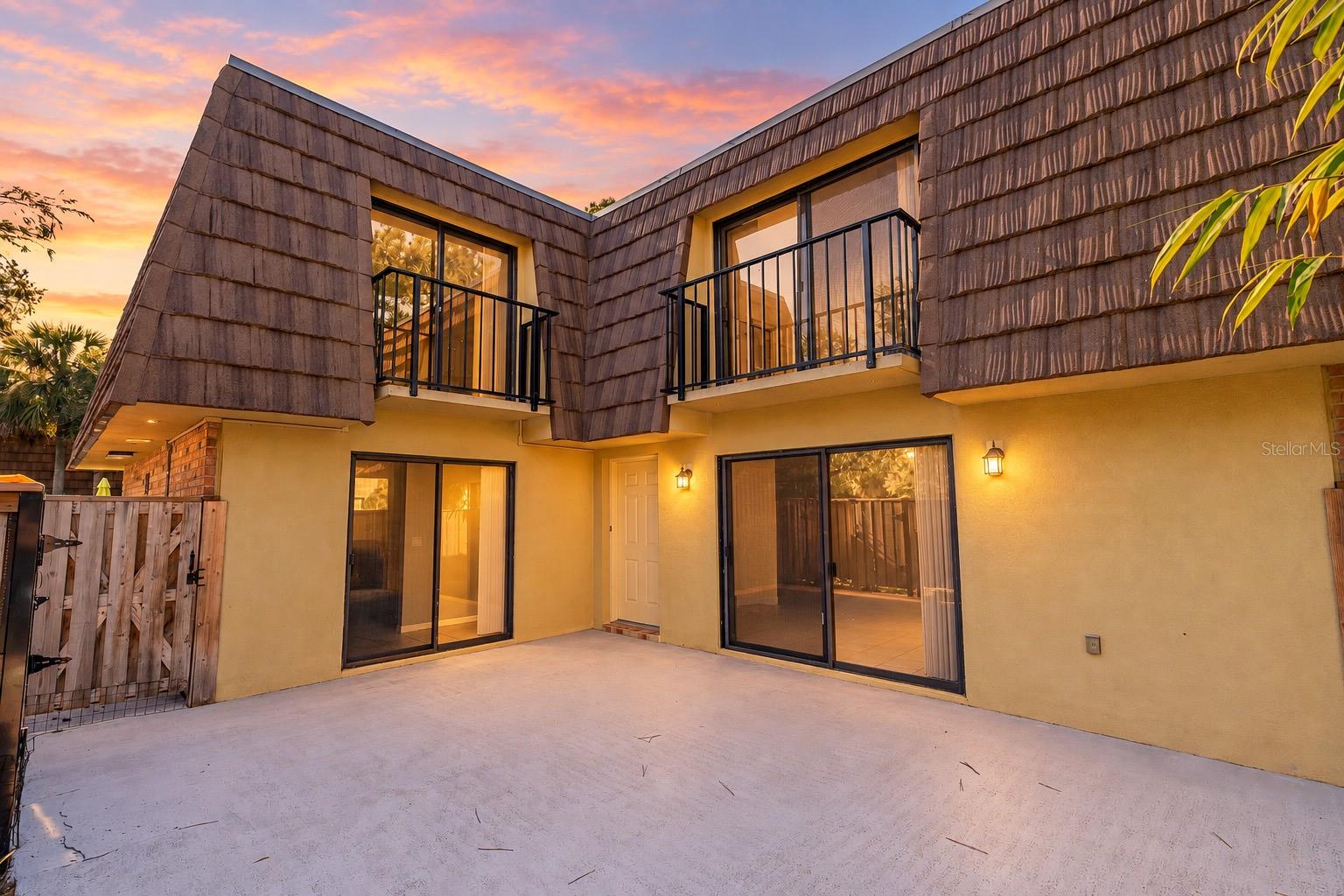 Listing photo 1 for 5382 Elm Ct #356
