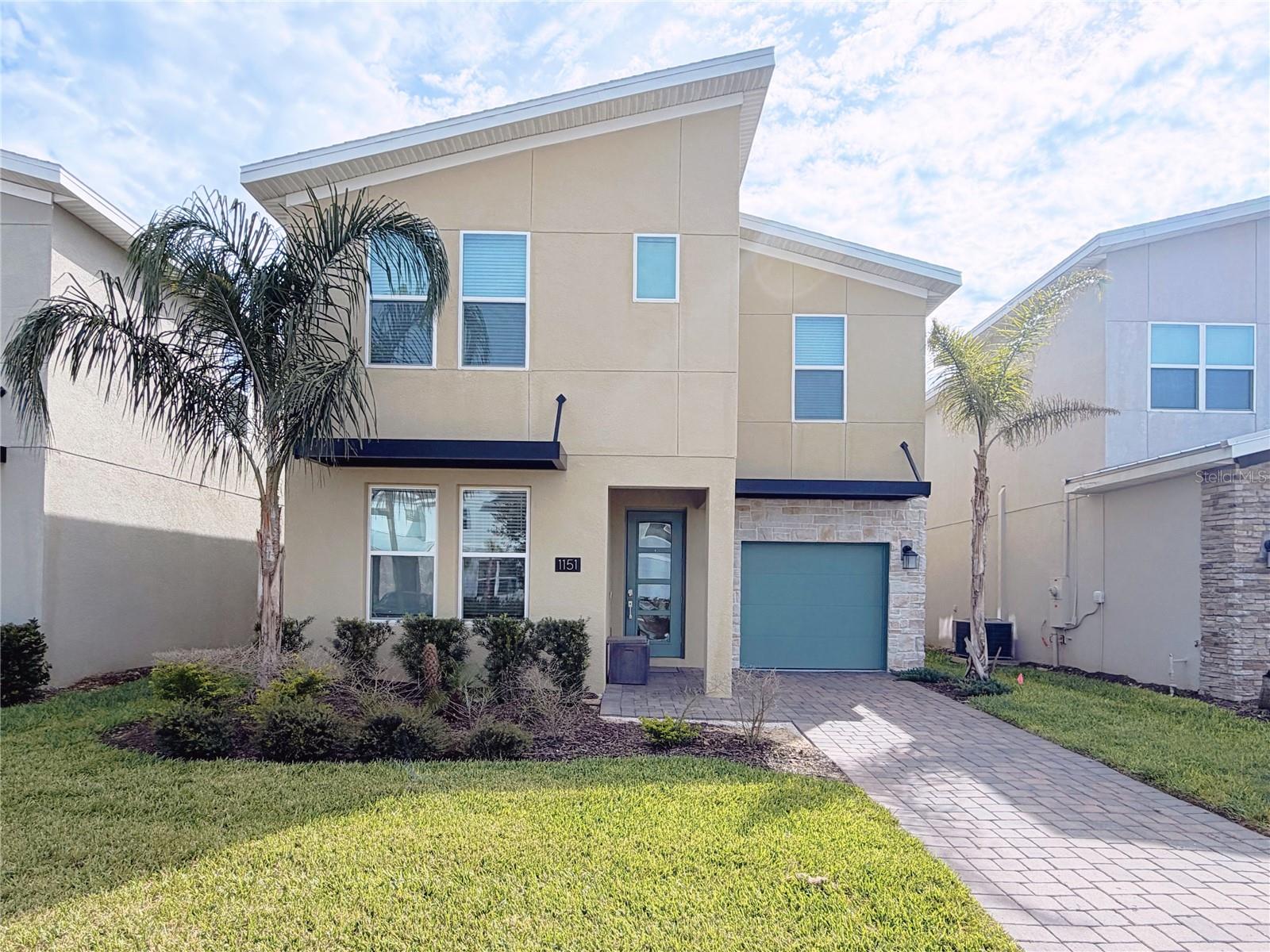 Listing photo 1 for 1151 Kingsbarn St