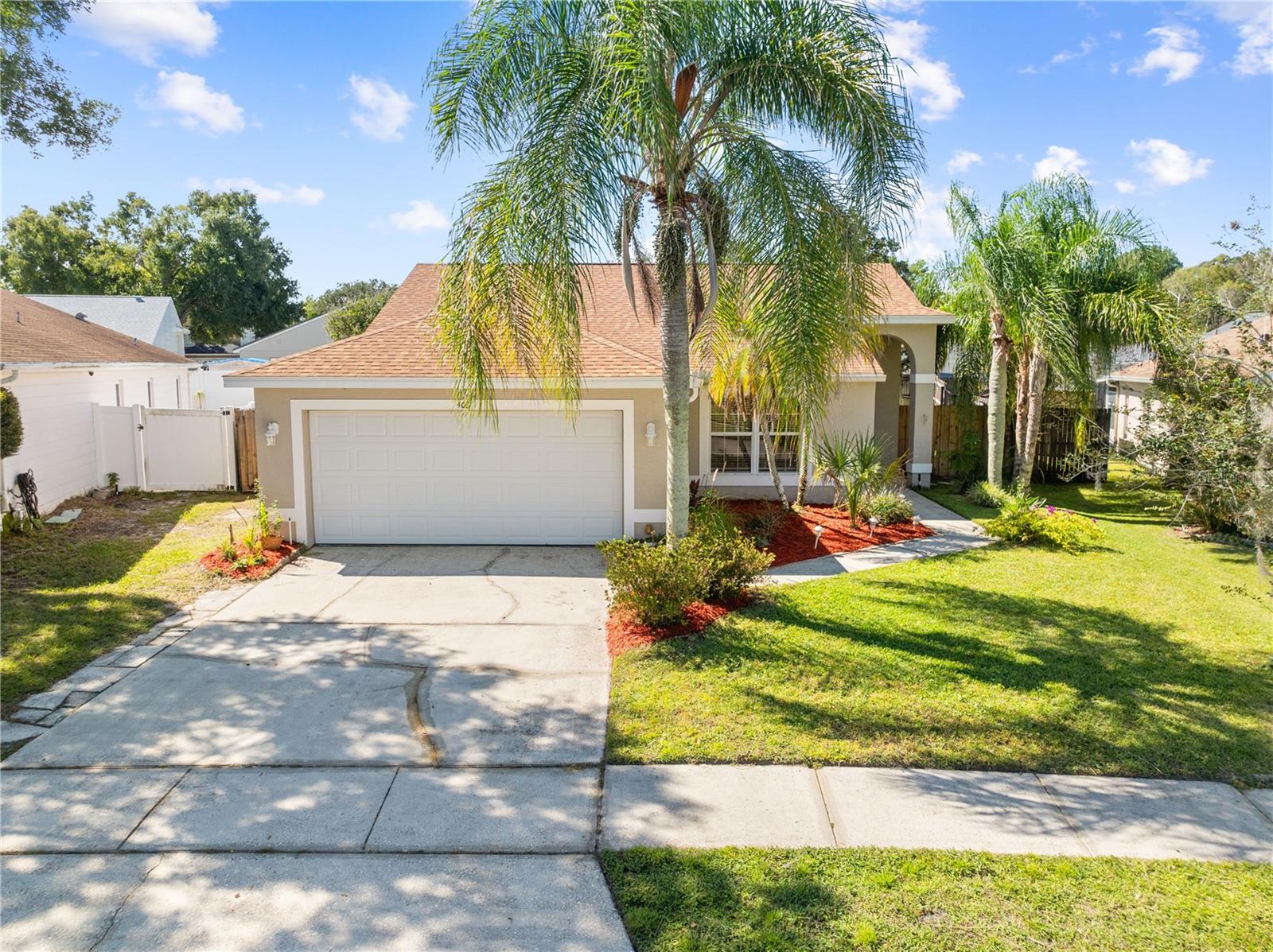 Listing photo 1 for 408 Lancers Dr