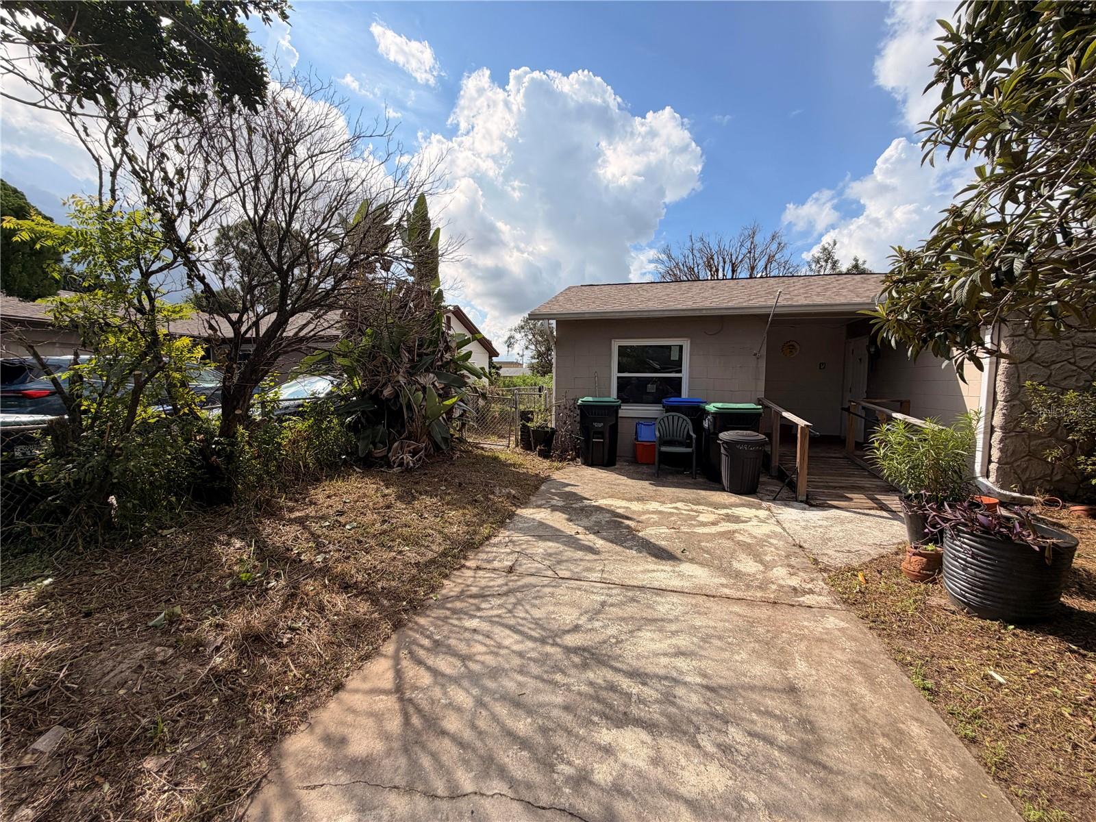 Listing photo 1 for 4618 Canna Dr