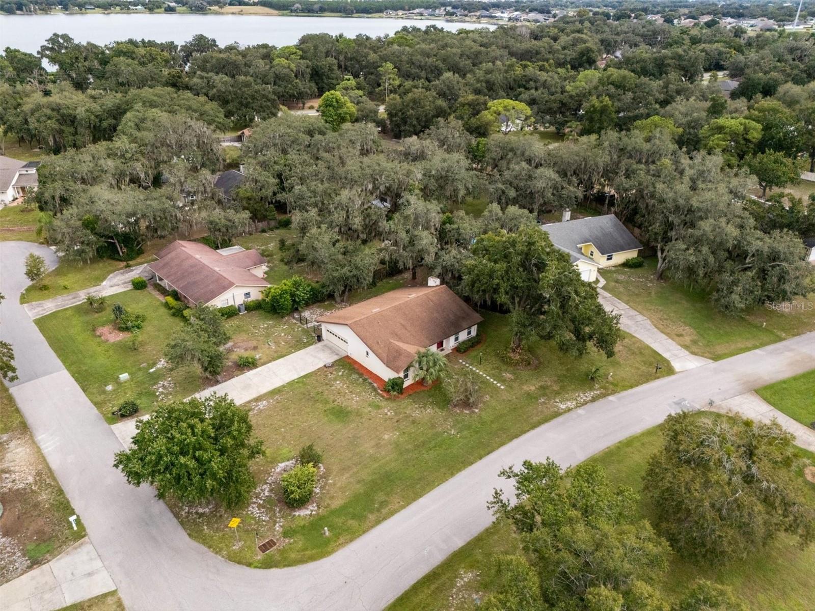 Listing photo 1 for 4302 Shadow Wood Ln