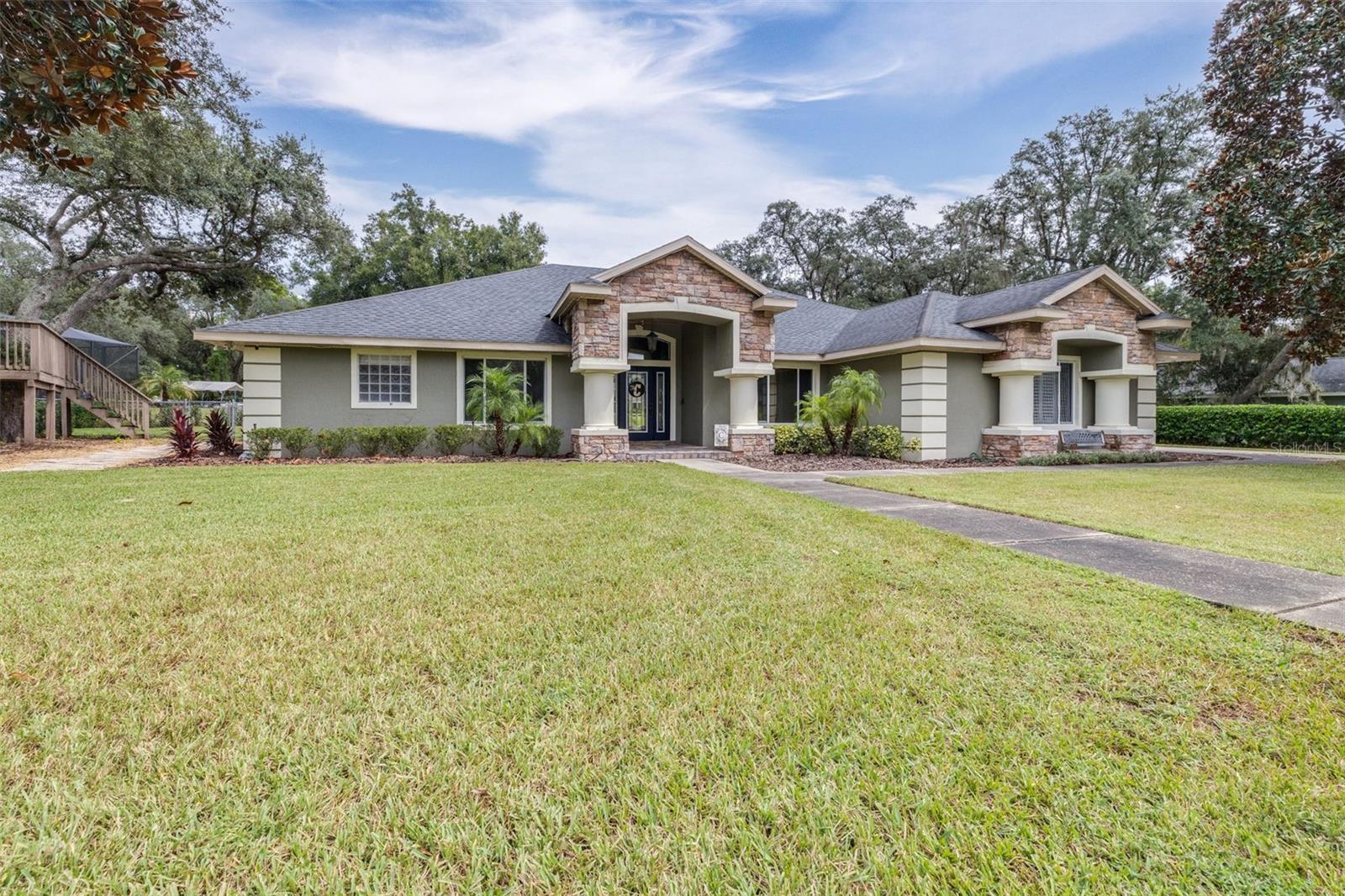 Listing photo 2 for 86 Pine Forest Ln