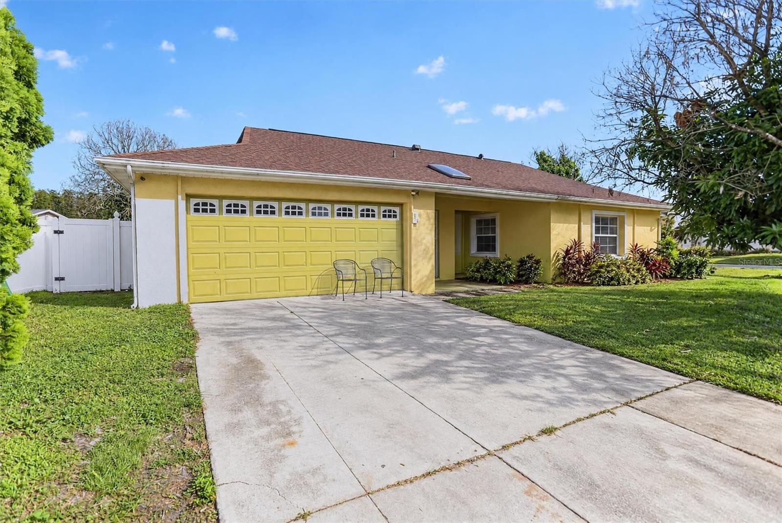 Listing photo 1 for 651 Elderwood Ct