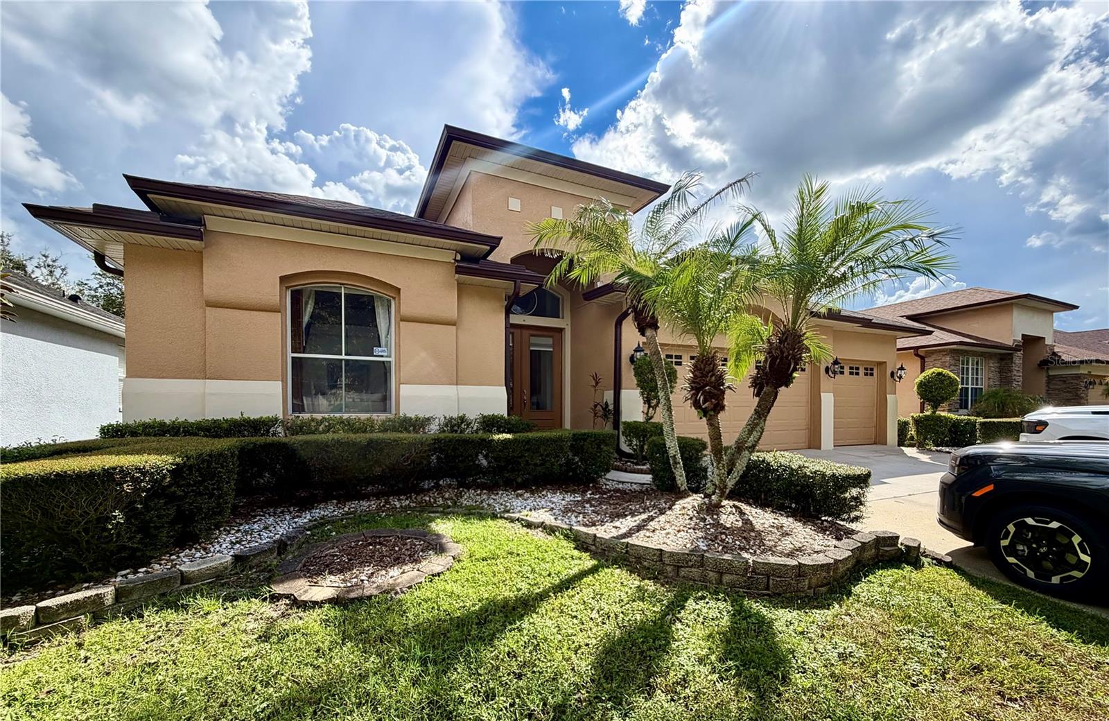 Listing photo 1 for 8494 Lake Waverly Ln