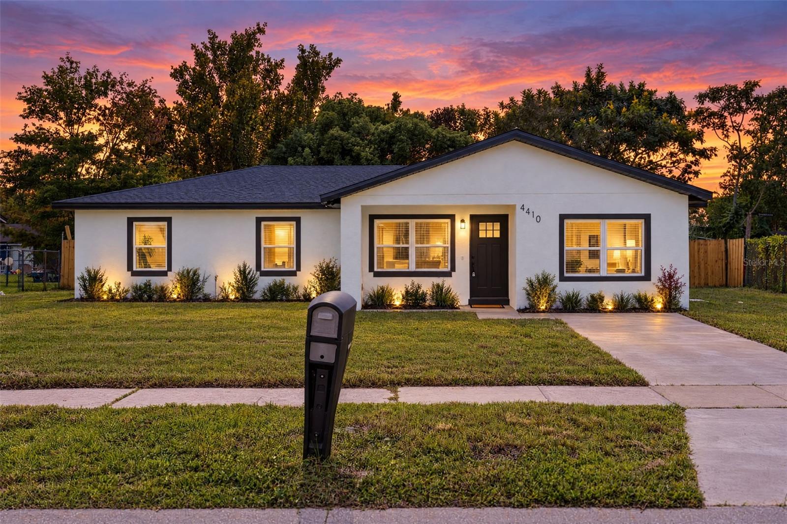 Listing photo 1 for 4410 Chateau Rd