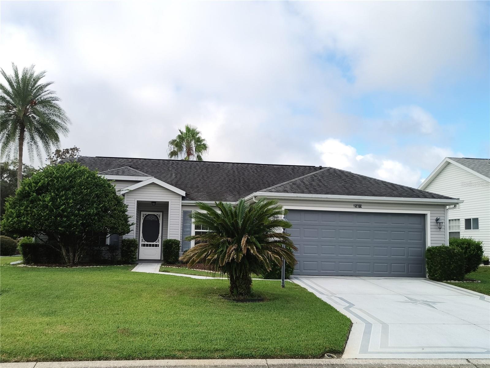 Listing photo 1 for 25419 Crestwater Drive Dr