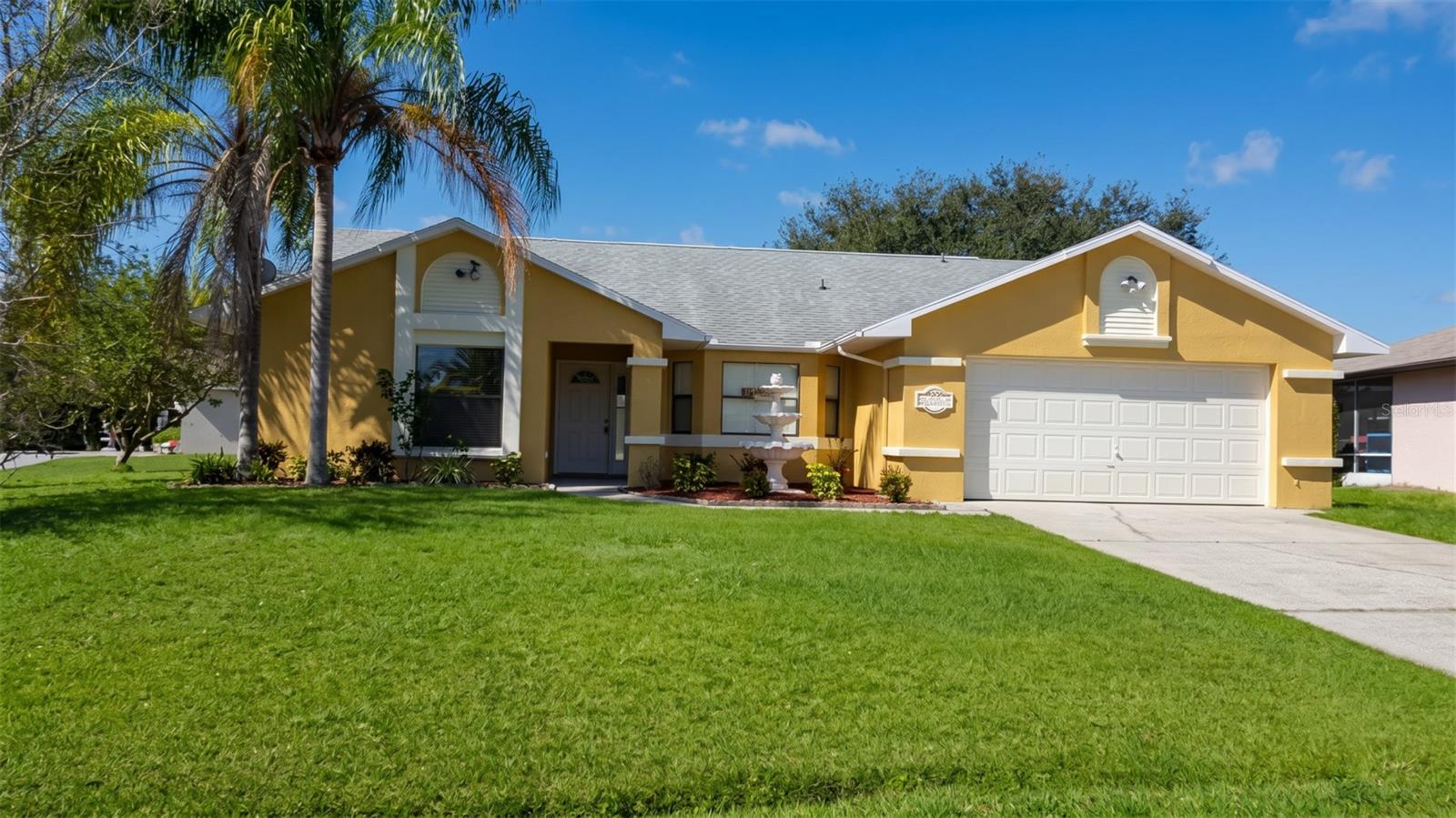 Listing photo 2 for 822 Valnera Ct
