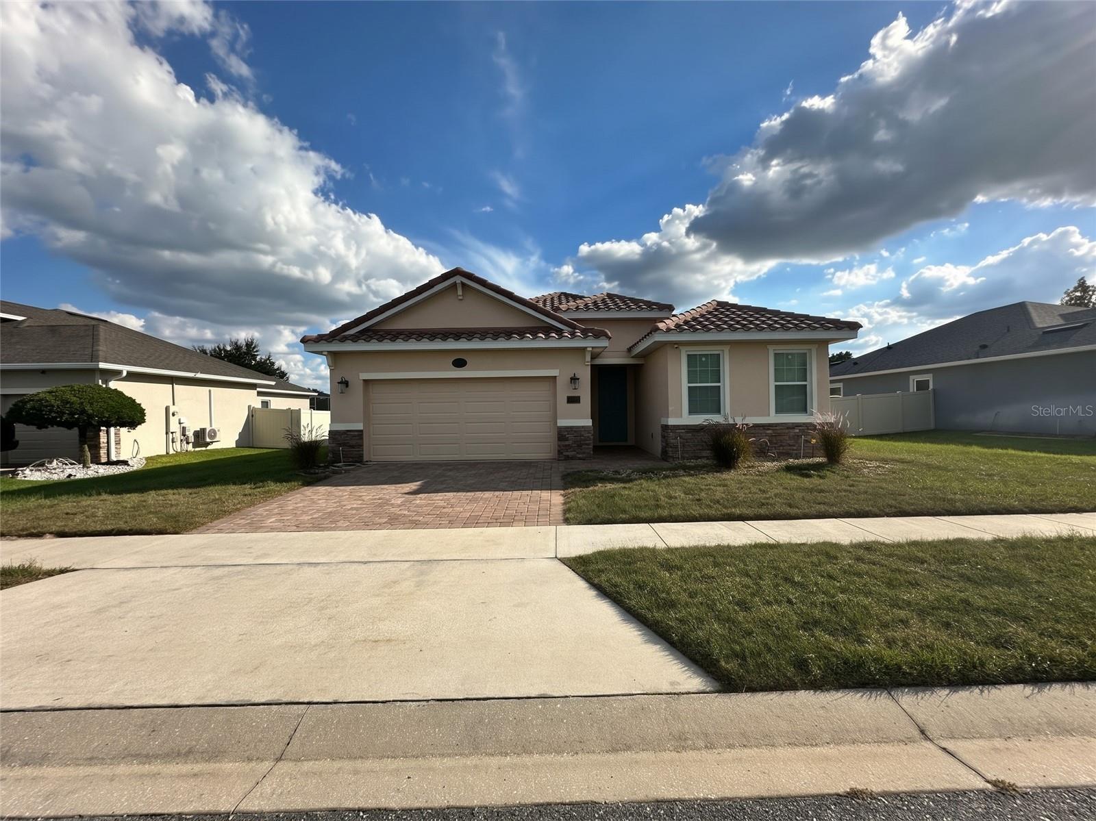 Listing photo 1 for 480 Bellissimo Pl