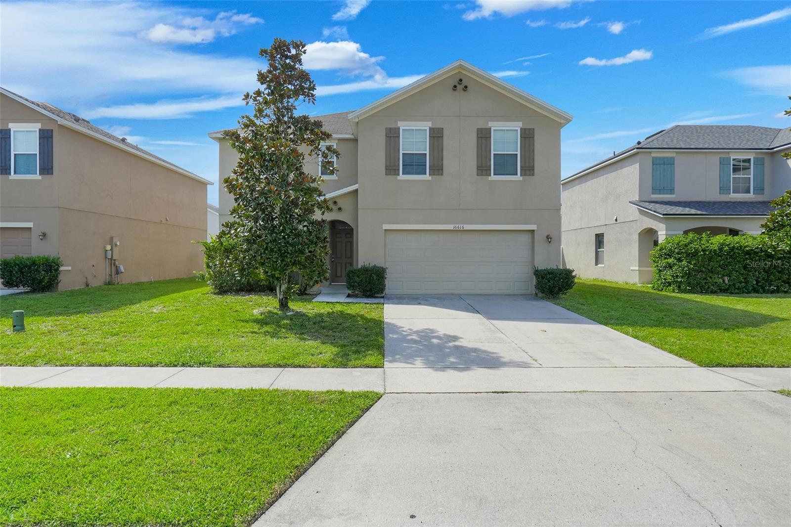 Listing photo 1 for 16616 Broadford Ln