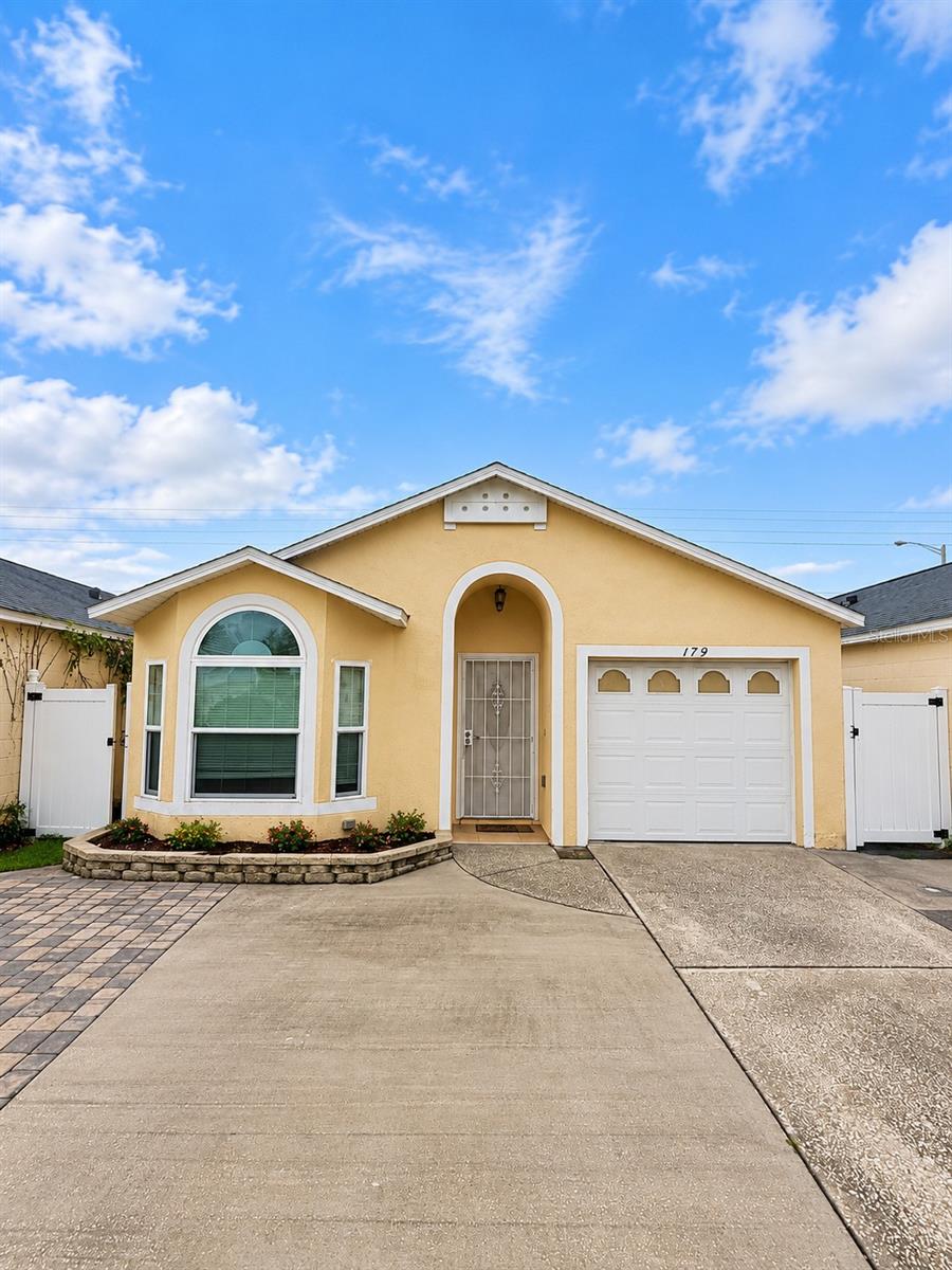 Listing photo 1 for 179 Dahlia Village Cir #63