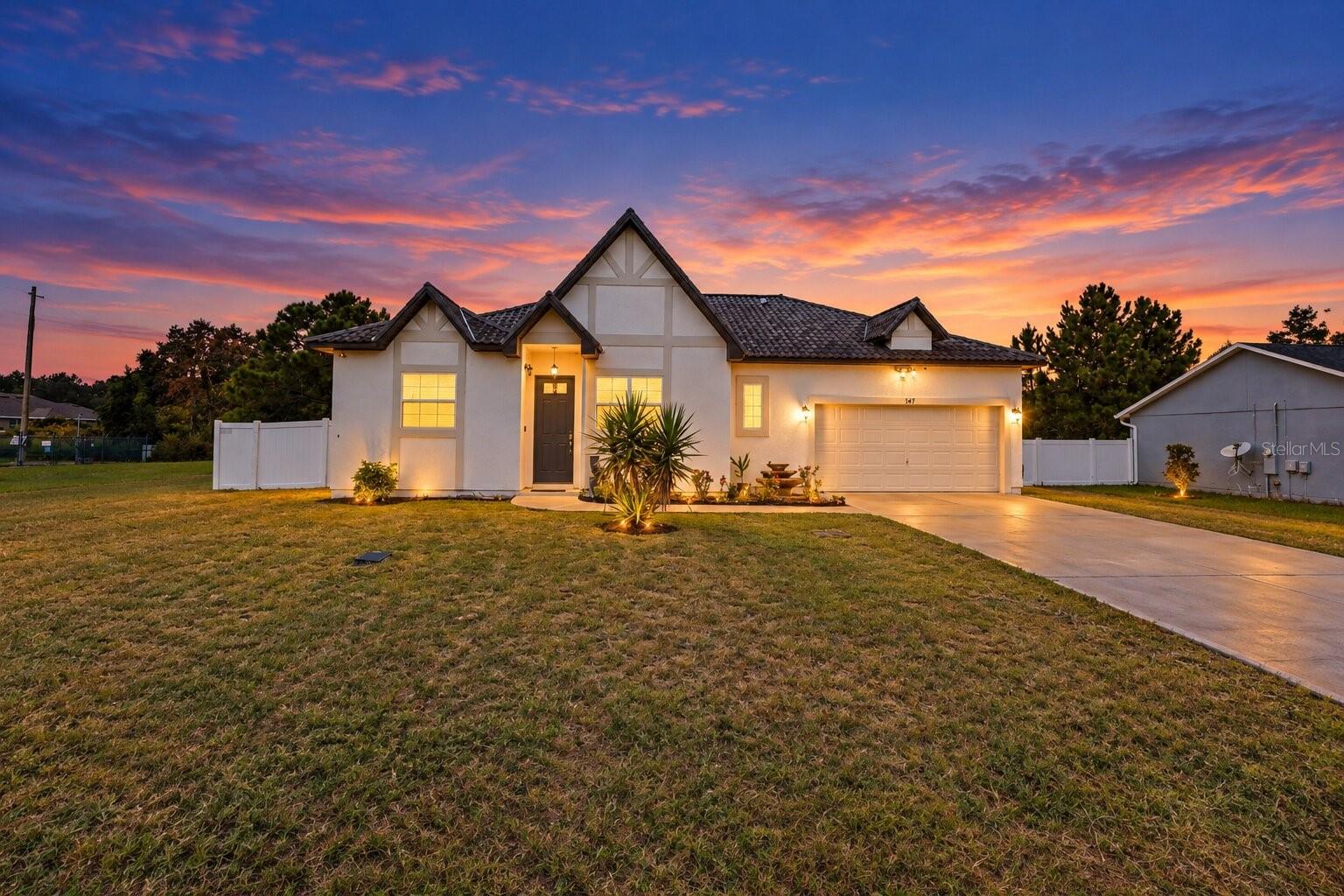 Listing photo 1 for 747 Fraser Ct