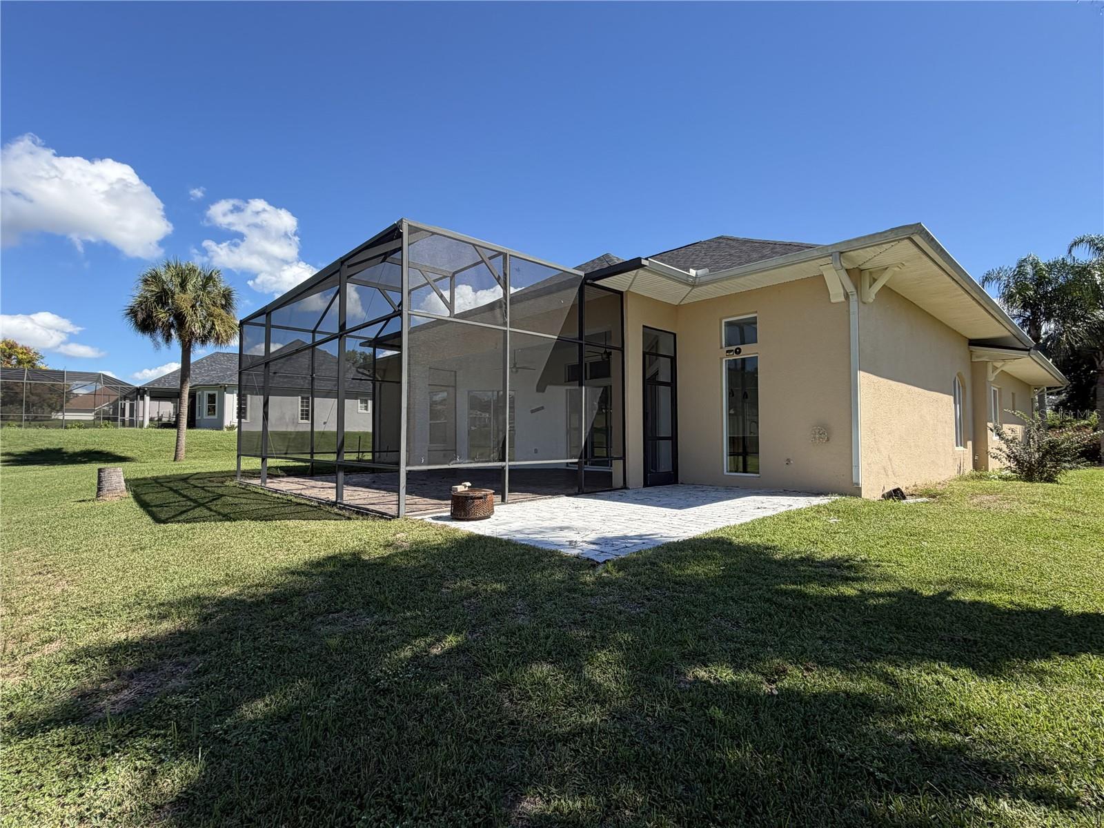 Listing photo 3 for 39539 Harbor Hills Blvd