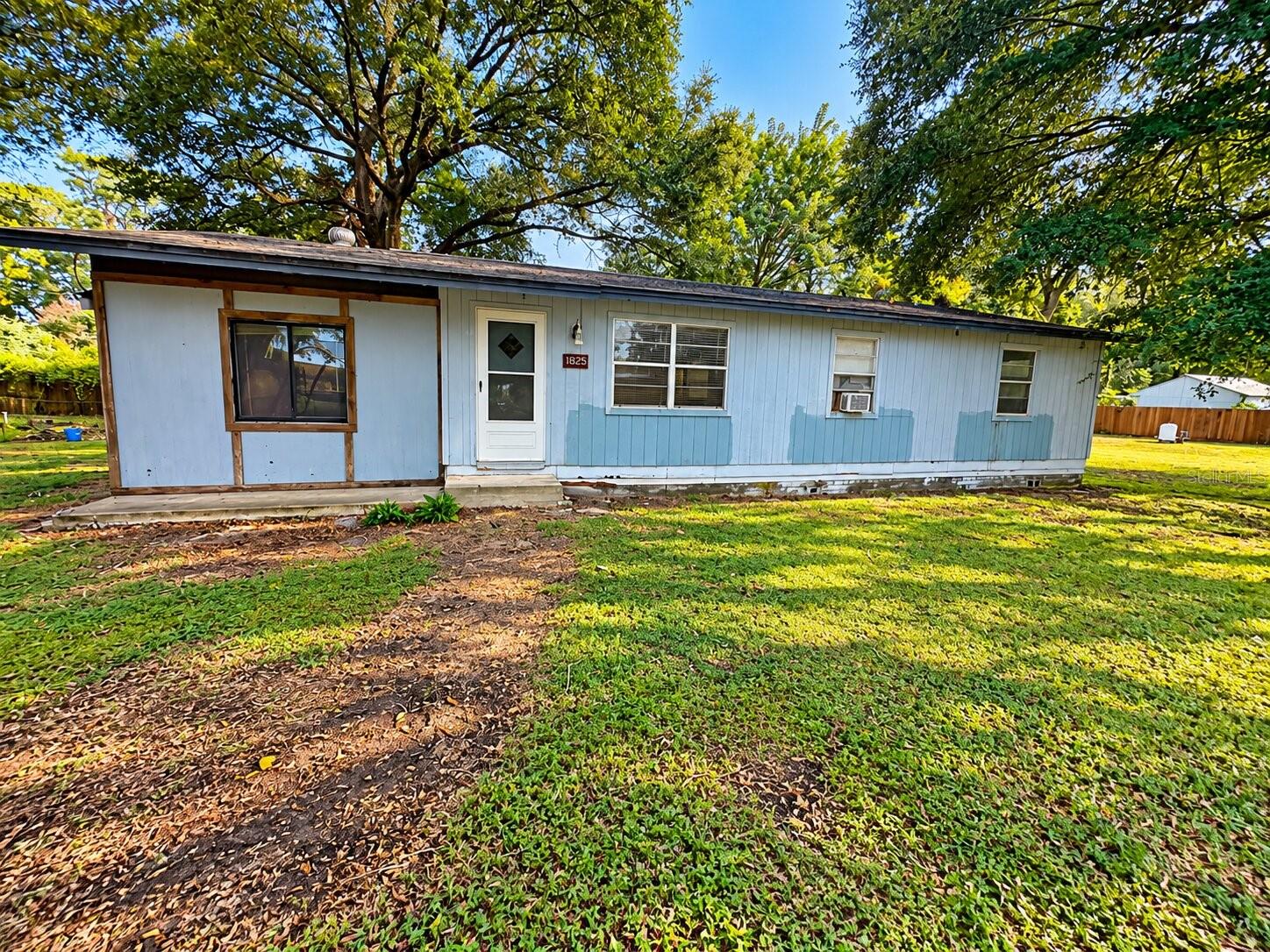 Listing photo 1 for 1825 Huggins Dr