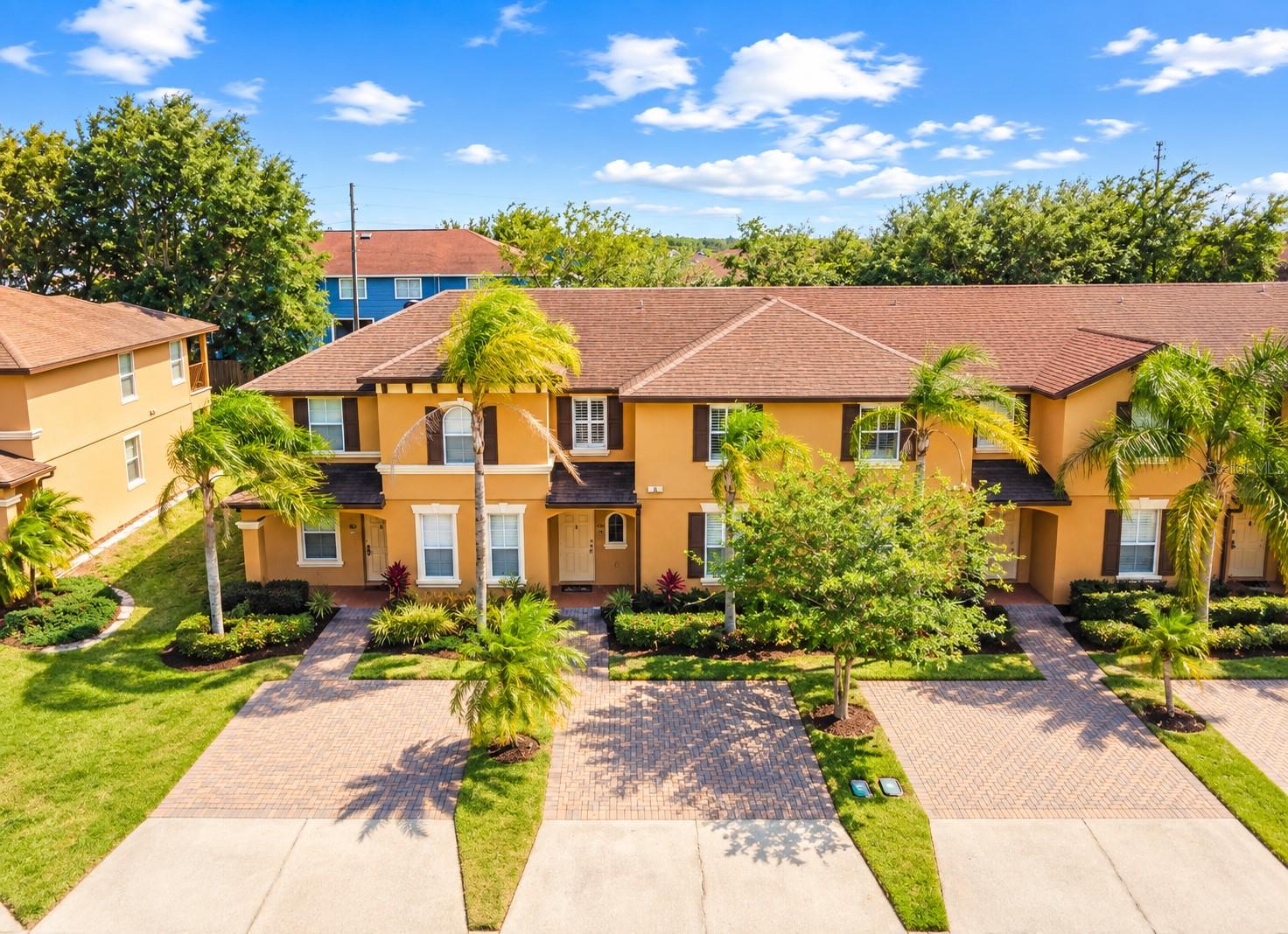 Listing photo 2 for 3632 Calabria Ave