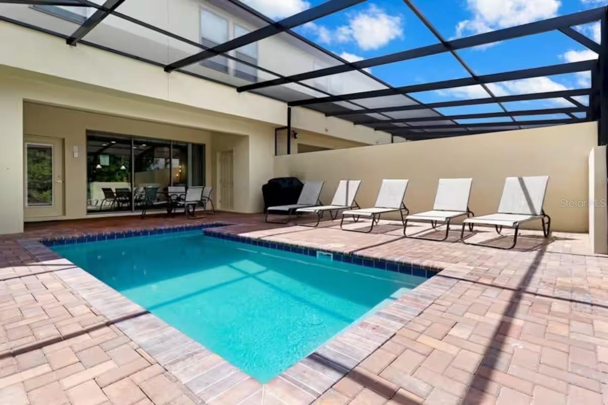 Listing photo 2 for 8887 Geneve Ct