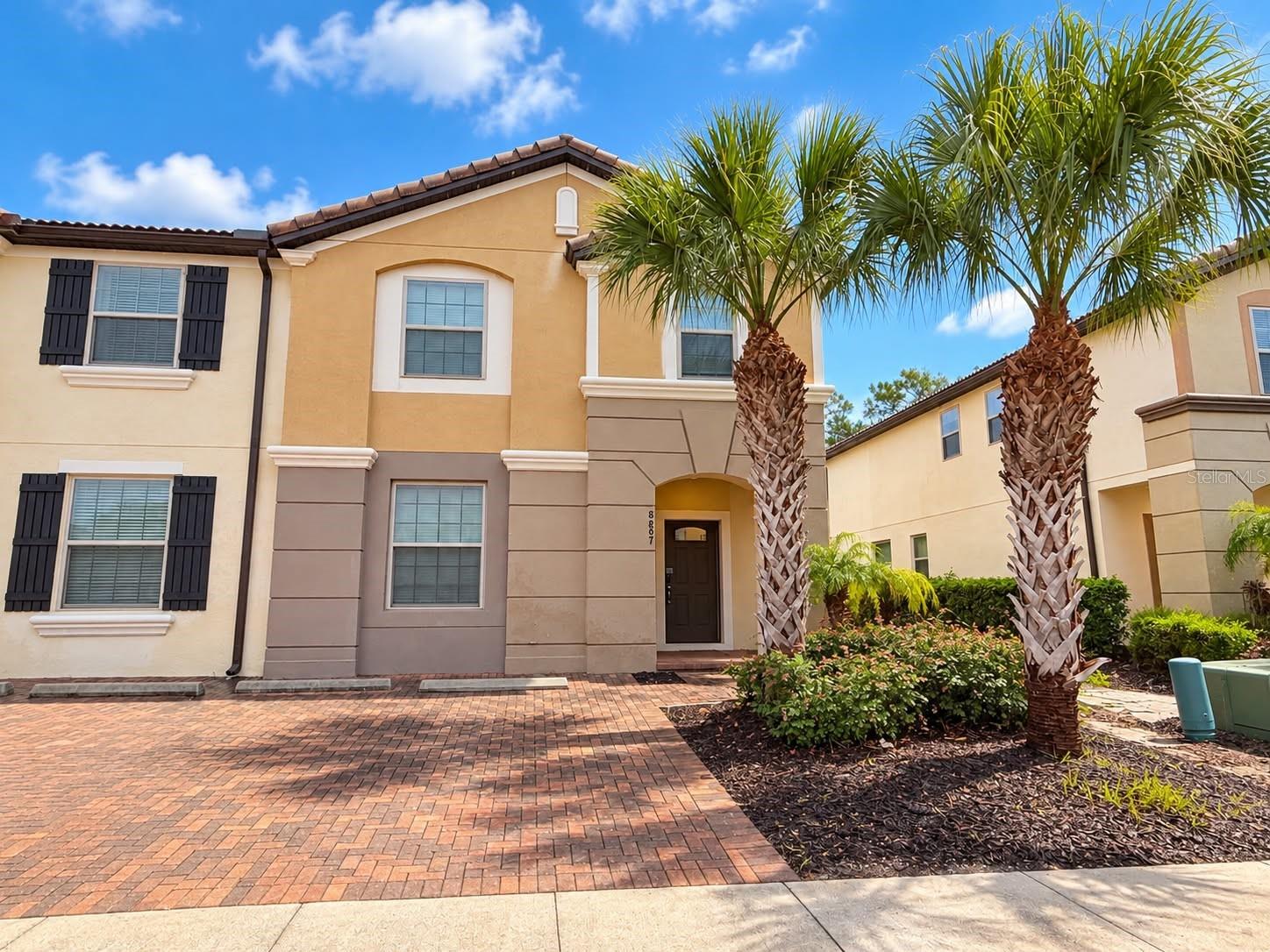 Listing photo 1 for 8887 Geneve Ct