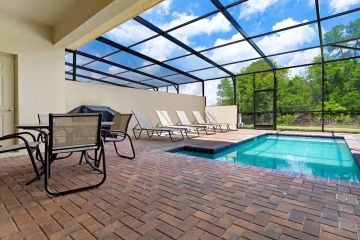 Listing photo 3 for 8887 Geneve Ct