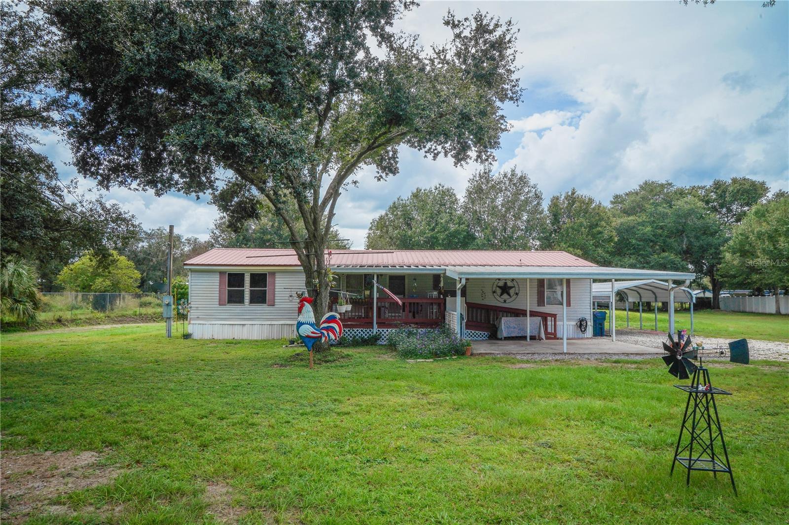 Listing photo 2 for 6725 Forestview Ln
