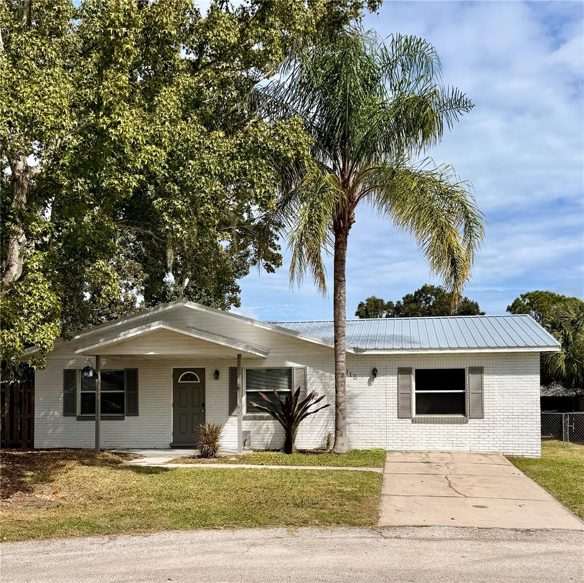 Listing photo for 1015 Mockingbird Cir
