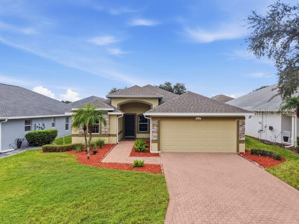 Listing photo 1 for 4035 Carteret Dr