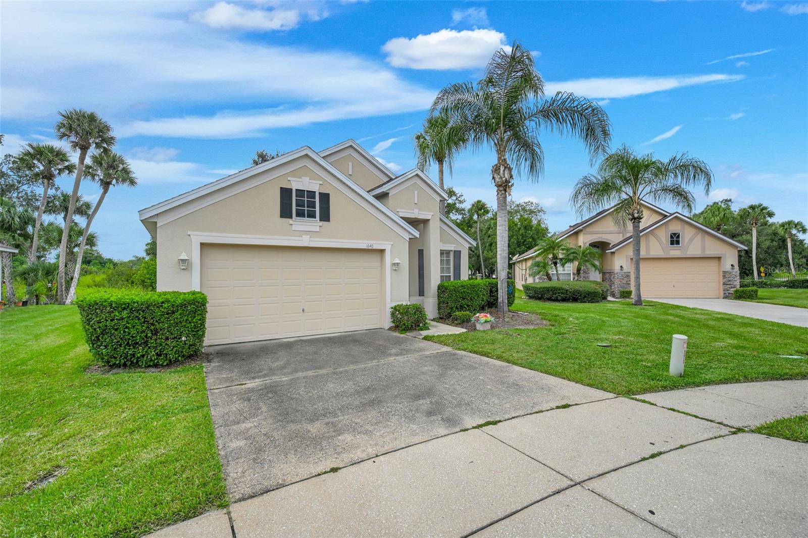 Listing photo 2 for 1640 Talon Court