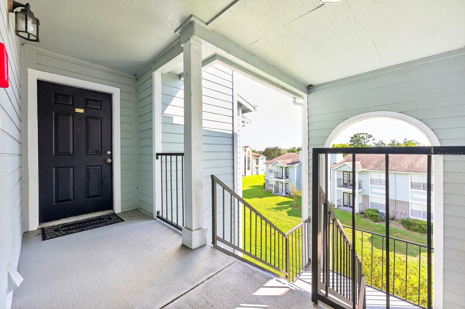 Listing photo 2 for 2550 N Alafaya Trl #6303