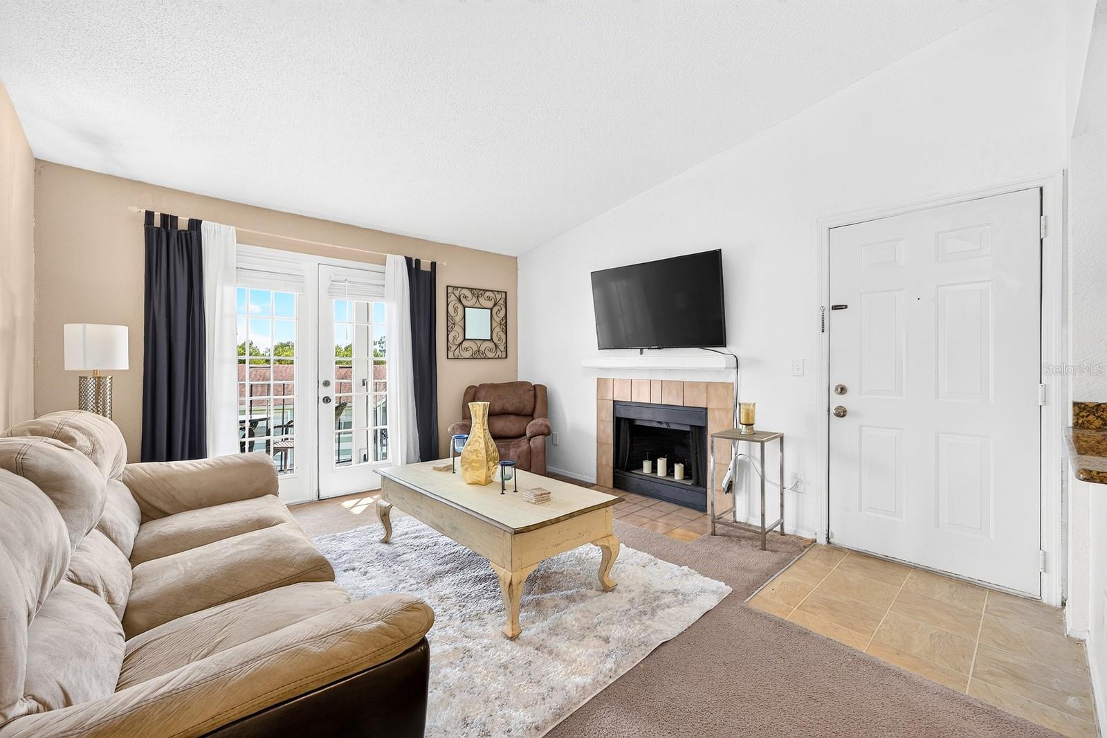 Listing photo 3 for 2550 N Alafaya Trl #6303