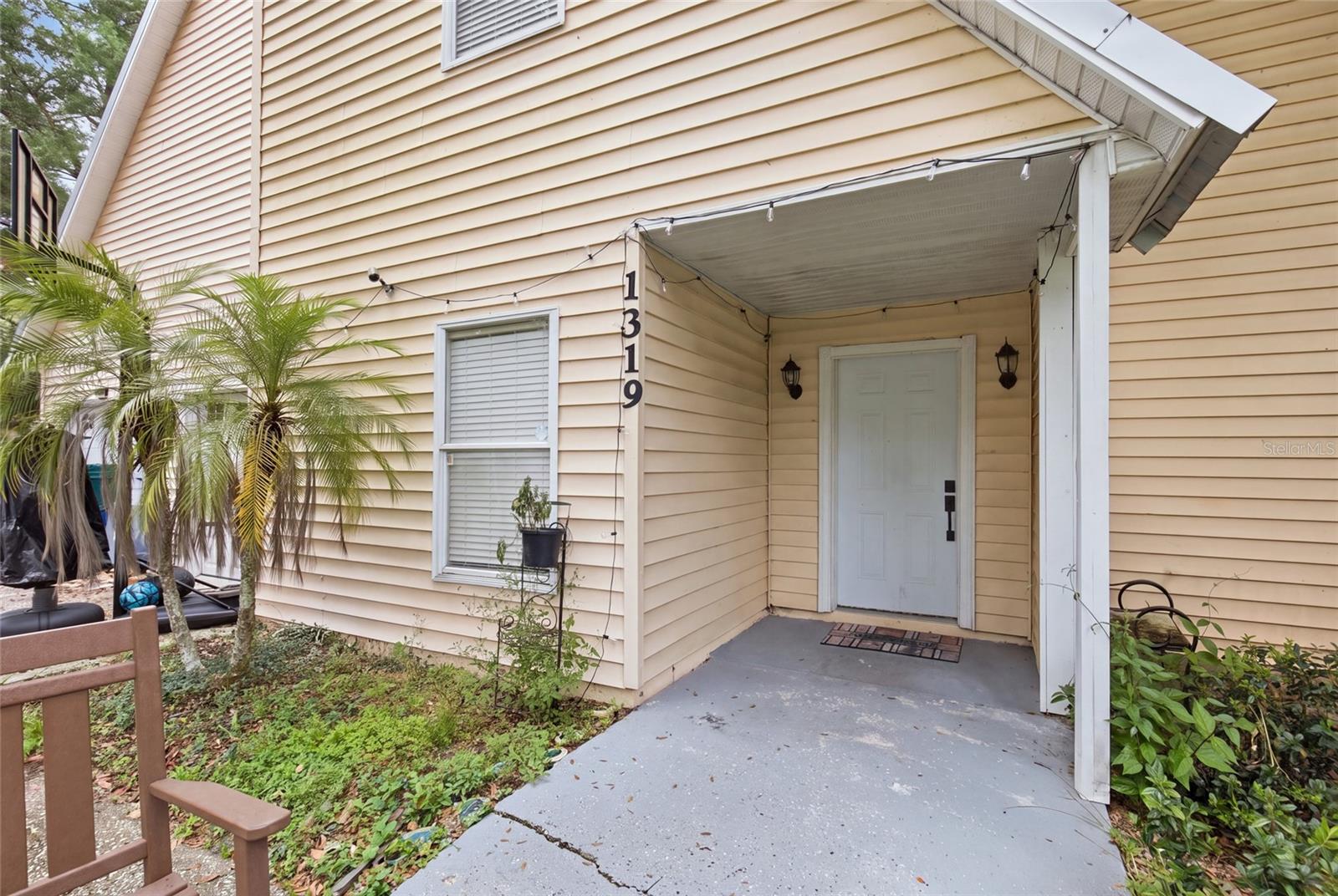 Listing photo 1 for 1319 Quintuplet Dr