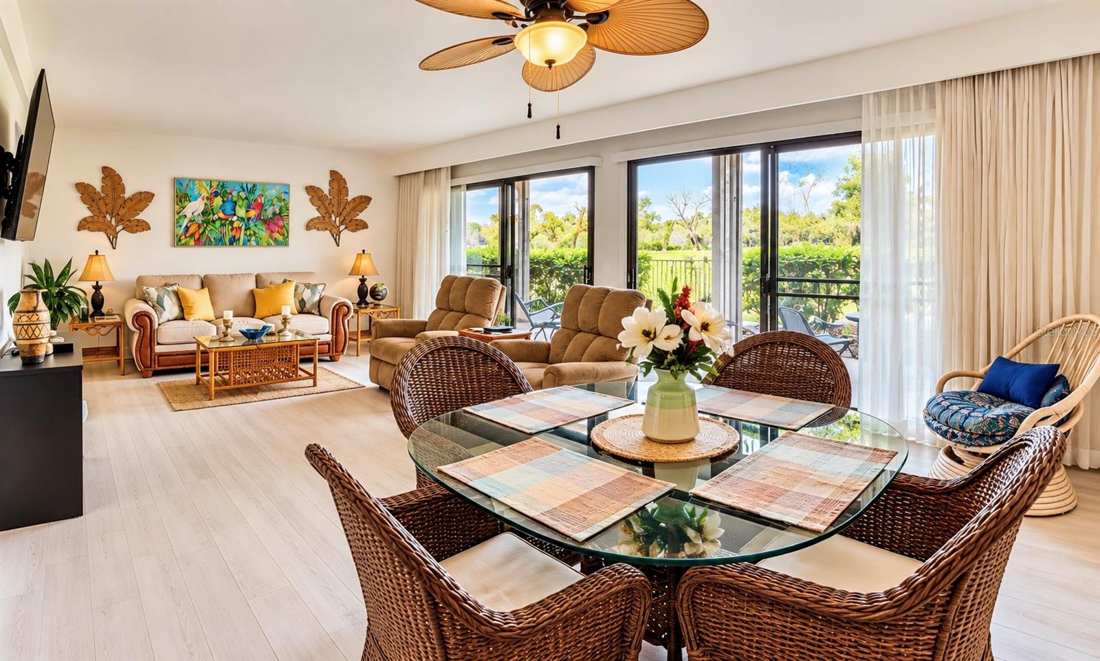 Listing photo 3 for 402 Cypress Dr #402