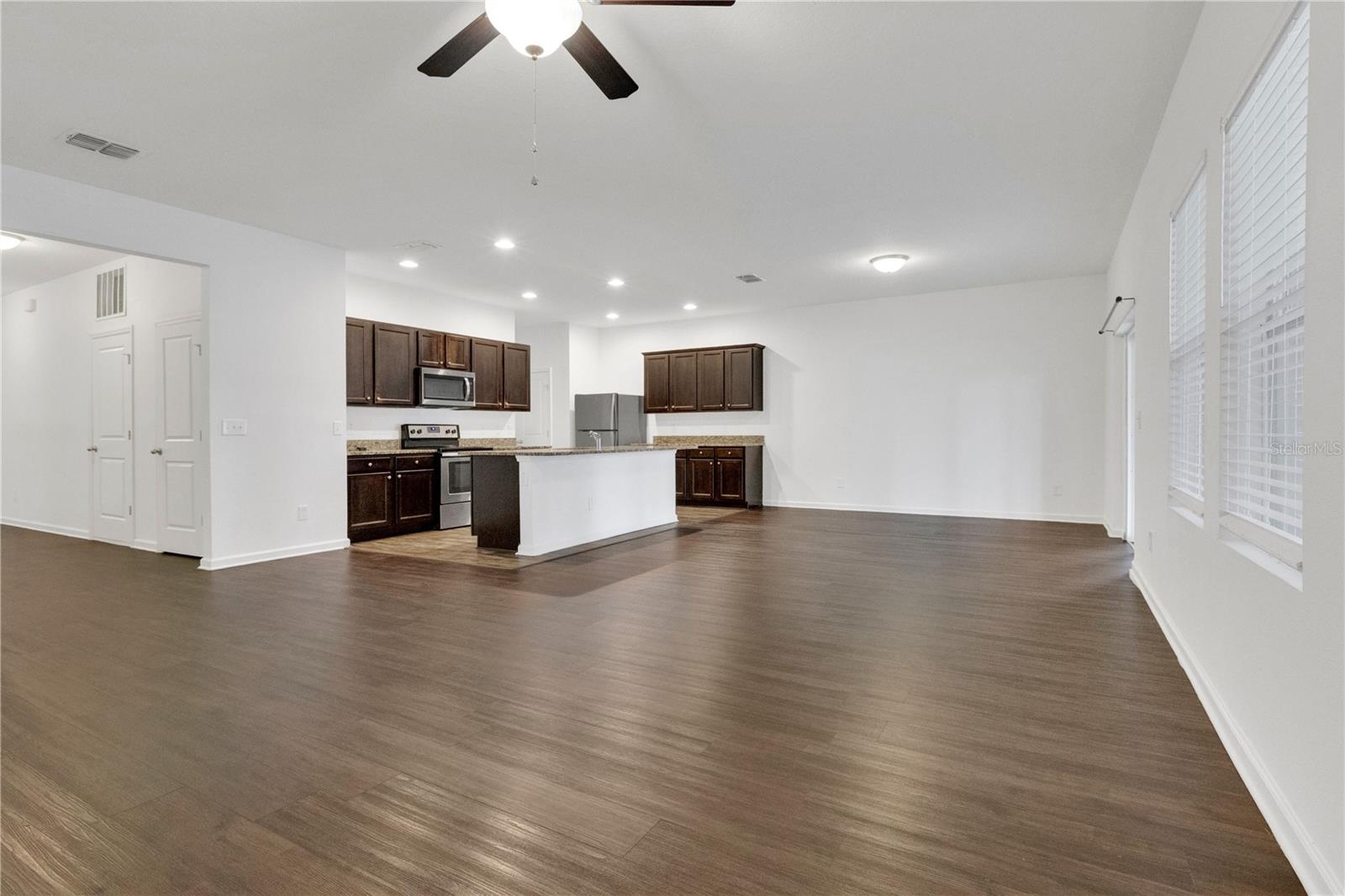 Listing photo 3 for 4766 Osprey Way
