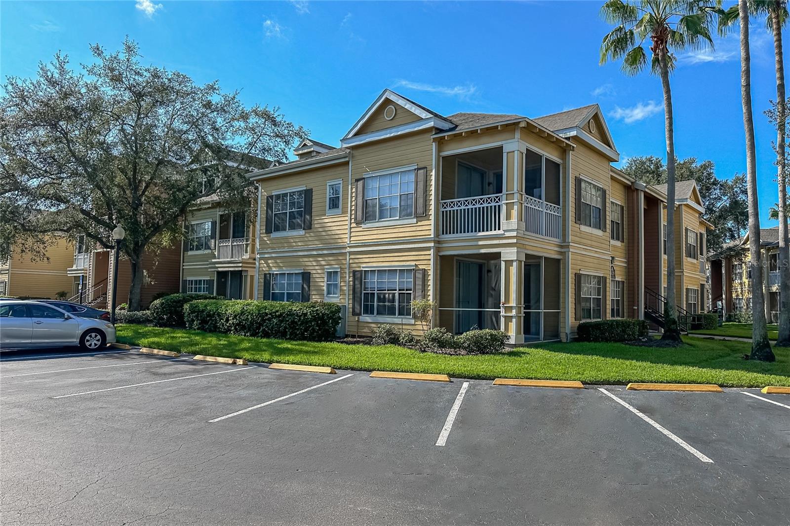 Listing photo 3 for 5029 City St #1818