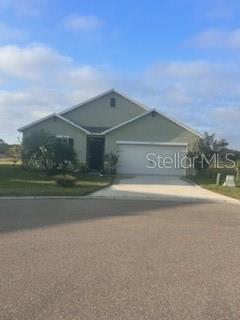 Listing photo 2 for 3629 Maidencain St